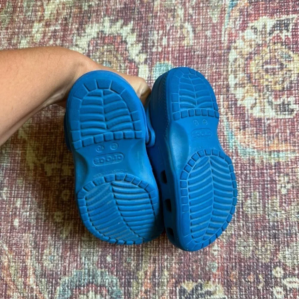 Blue Crocs size C10 with Lakers Charms